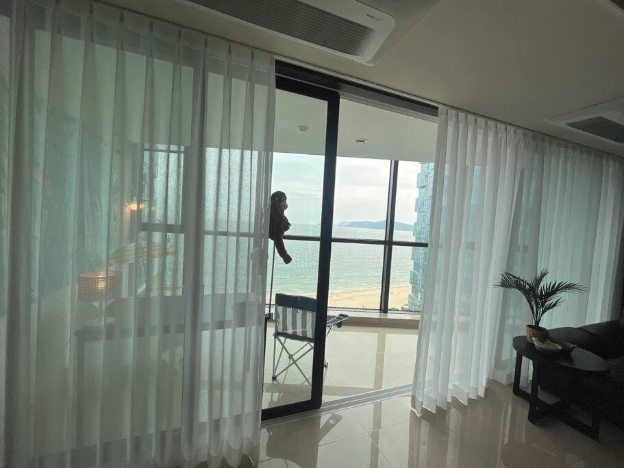 Апартаменты Haeundae Luxury House Пусан Экстерьер фото